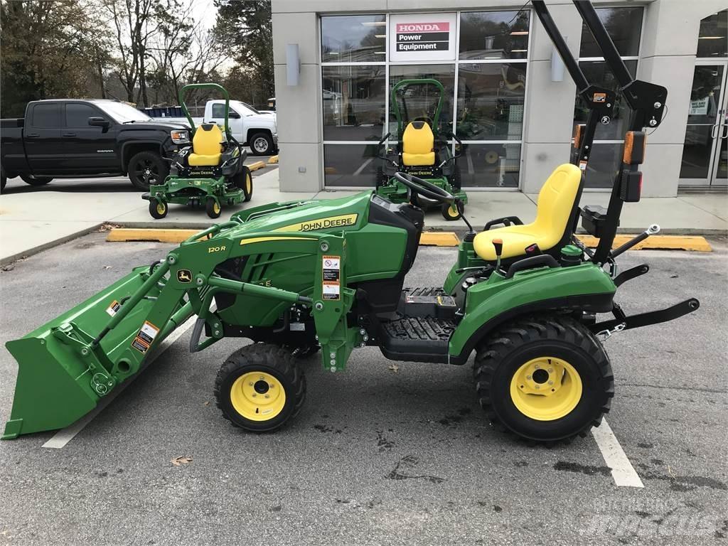 John Deere 1023E Kompaktie traktori