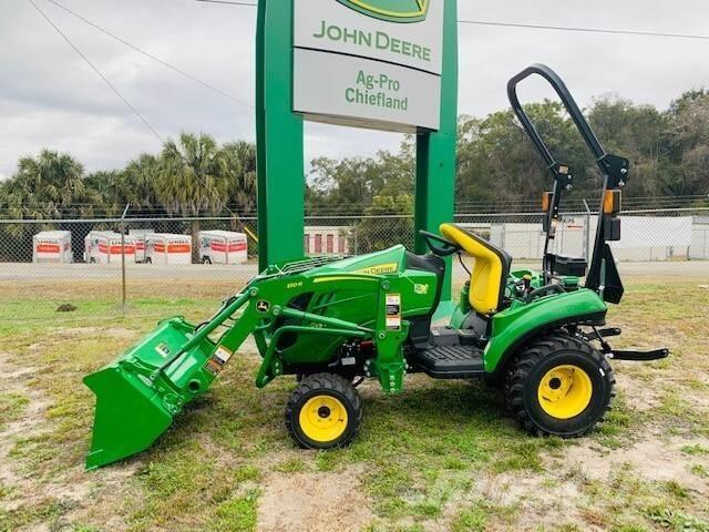 John Deere 1023E Kompaktie traktori