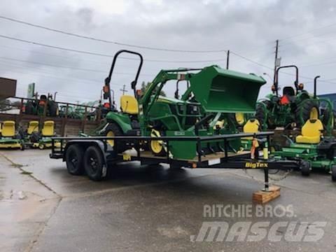 John Deere 1023E Kompaktie traktori