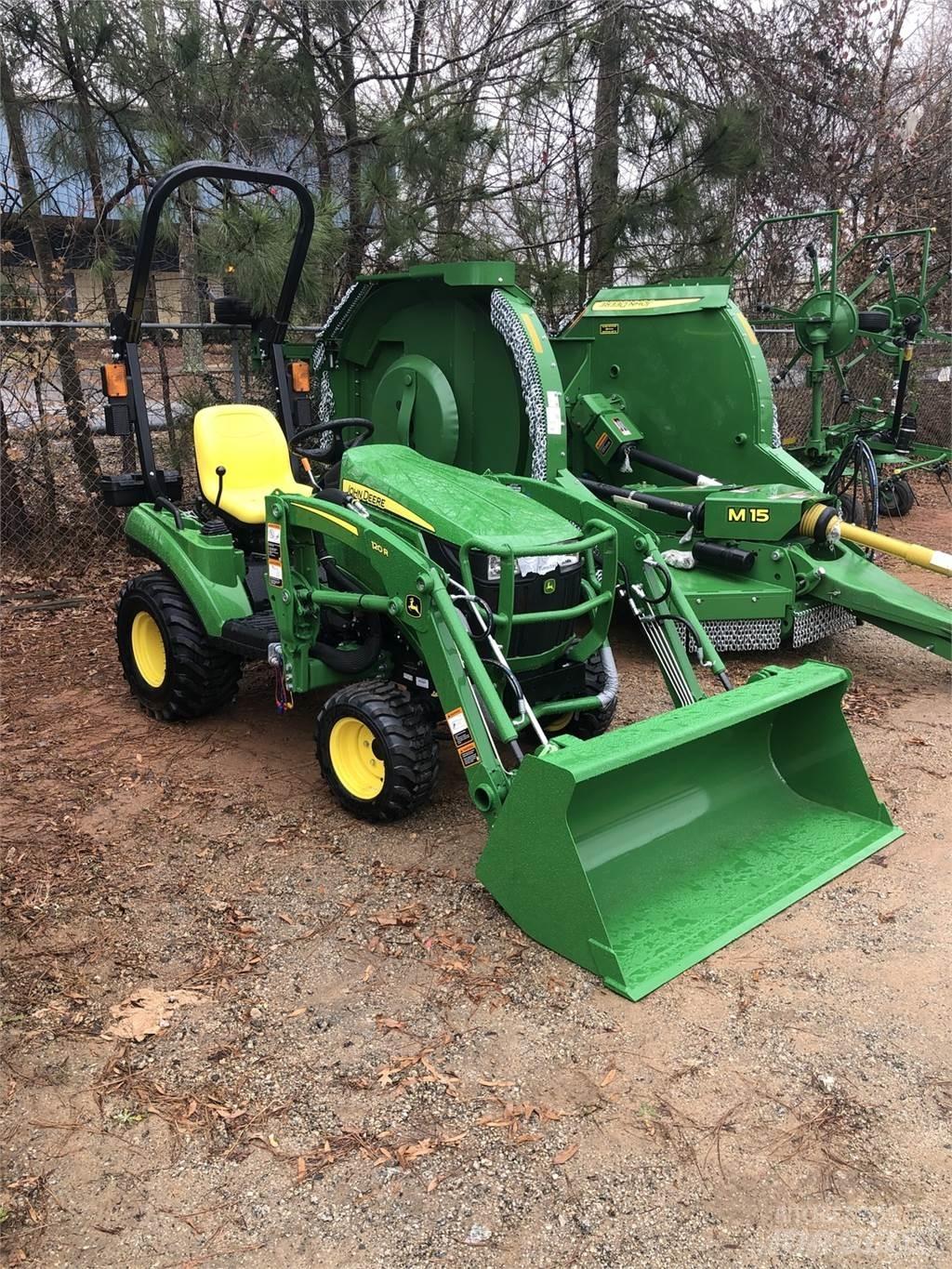 John Deere 1023E Kompaktie traktori