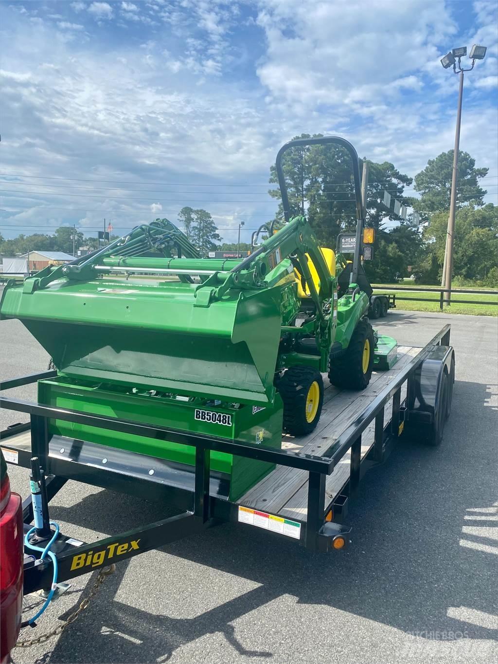 John Deere 1023E Kompaktie traktori