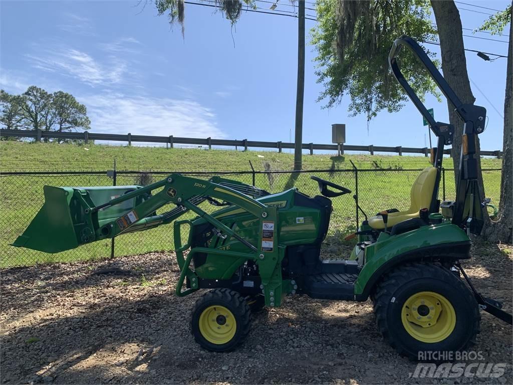 John Deere 1023E Kompaktie traktori