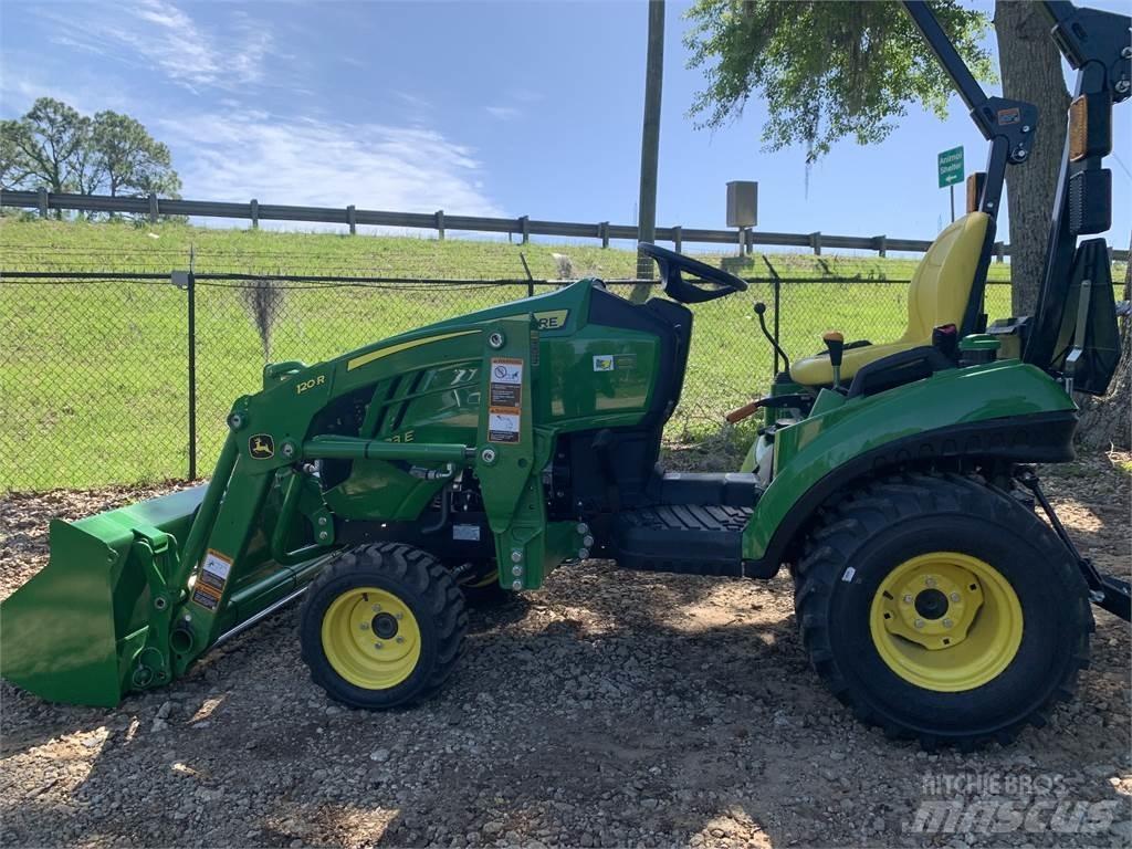 John Deere 1023E Kompaktie traktori