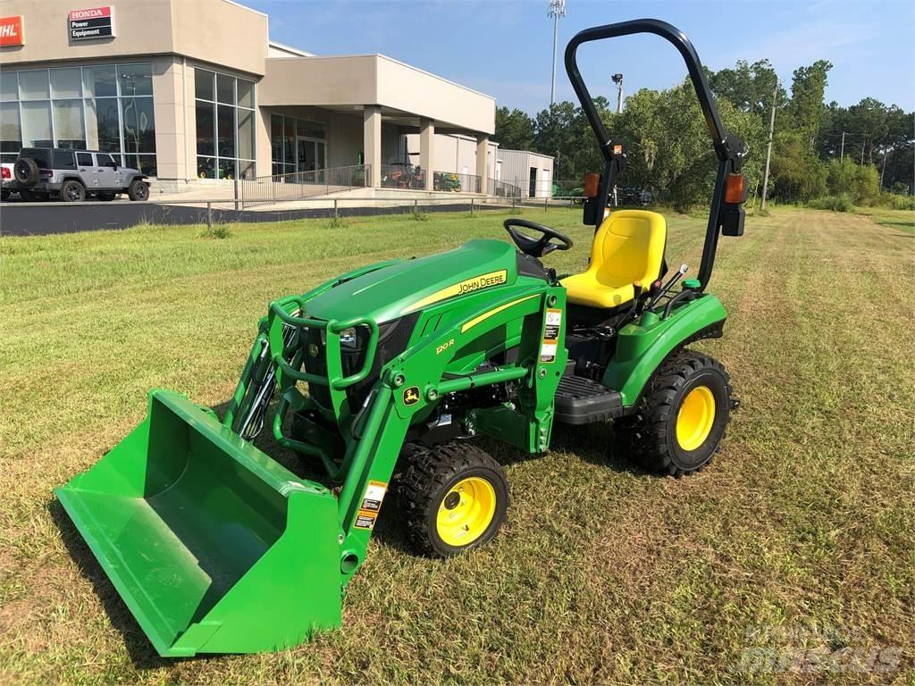 John Deere 1023E Kompaktie traktori