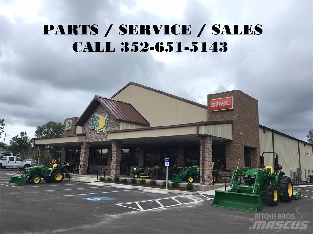 John Deere 1025R Kompaktie traktori
