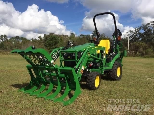 John Deere 1025R Kompaktie traktori