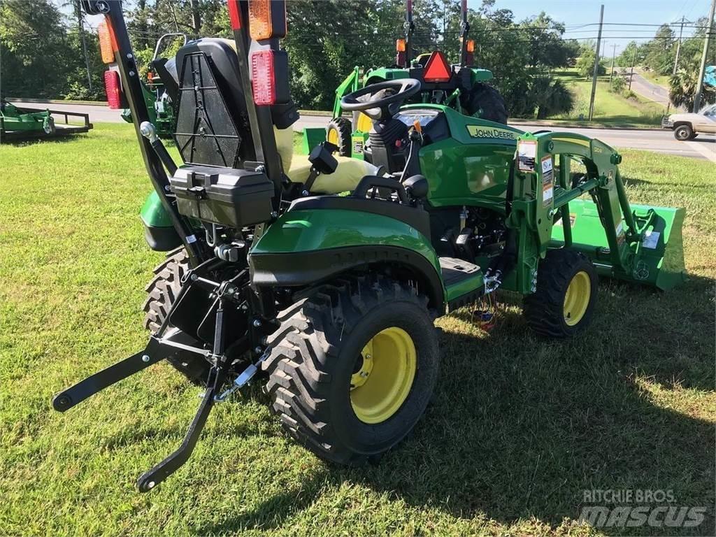 John Deere 1025R Kompaktie traktori