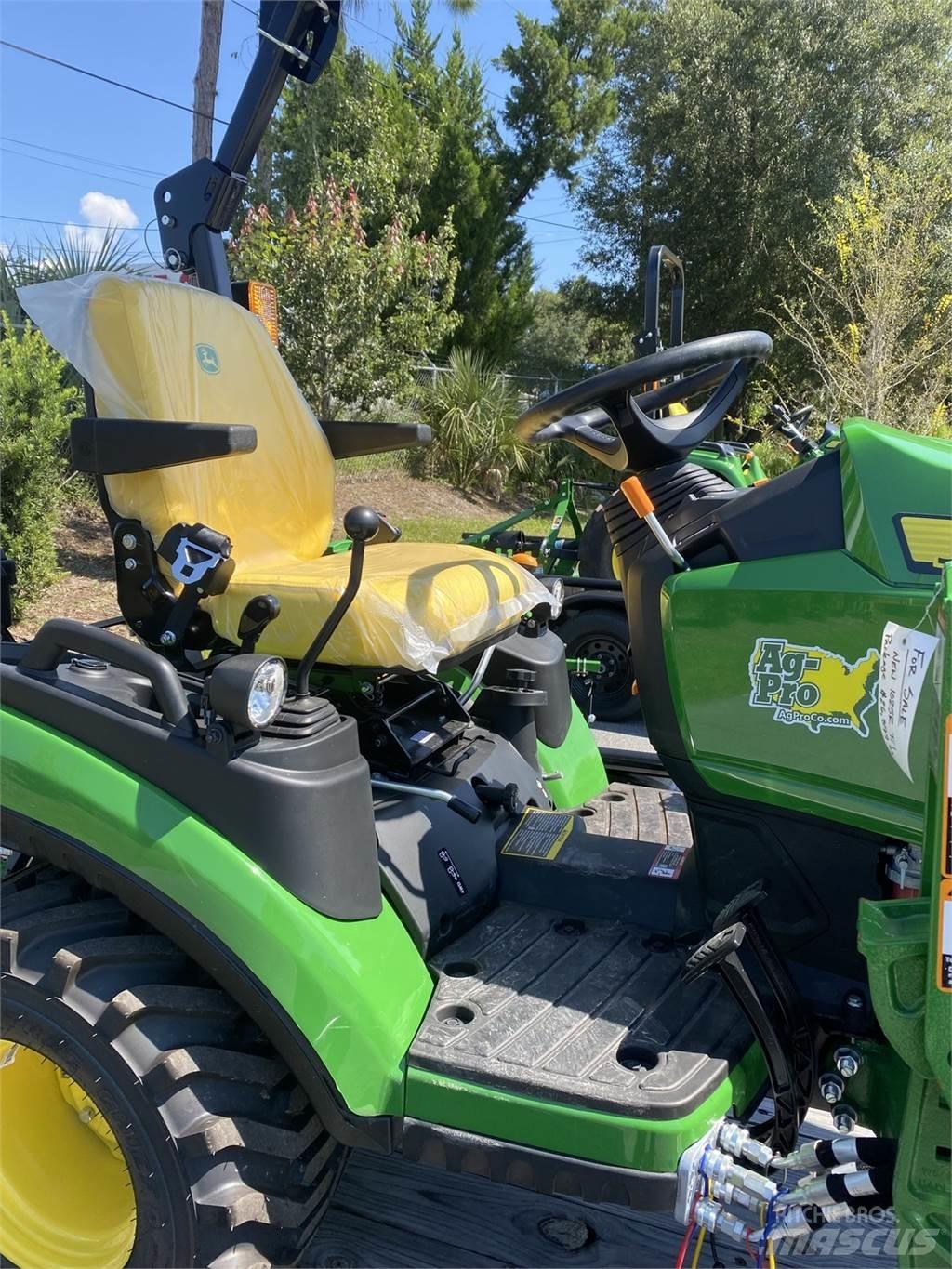 John Deere 1025R Kompaktie traktori