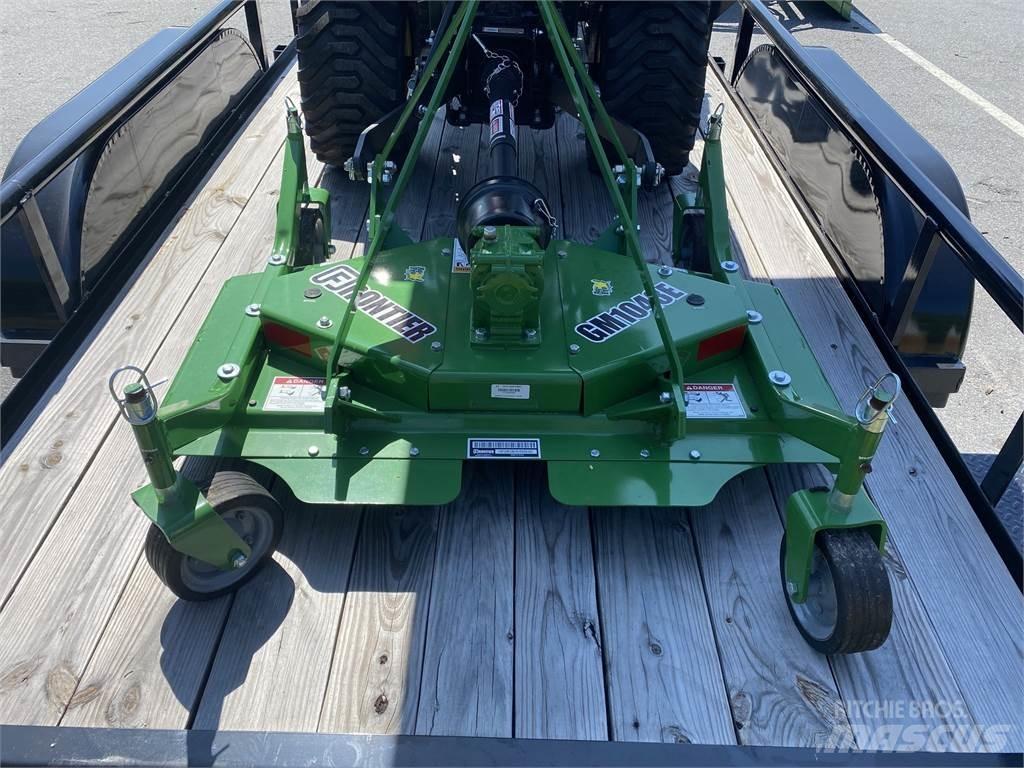 John Deere 1025R Kompaktie traktori