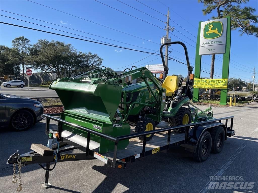 John Deere 1025R Kompaktie traktori
