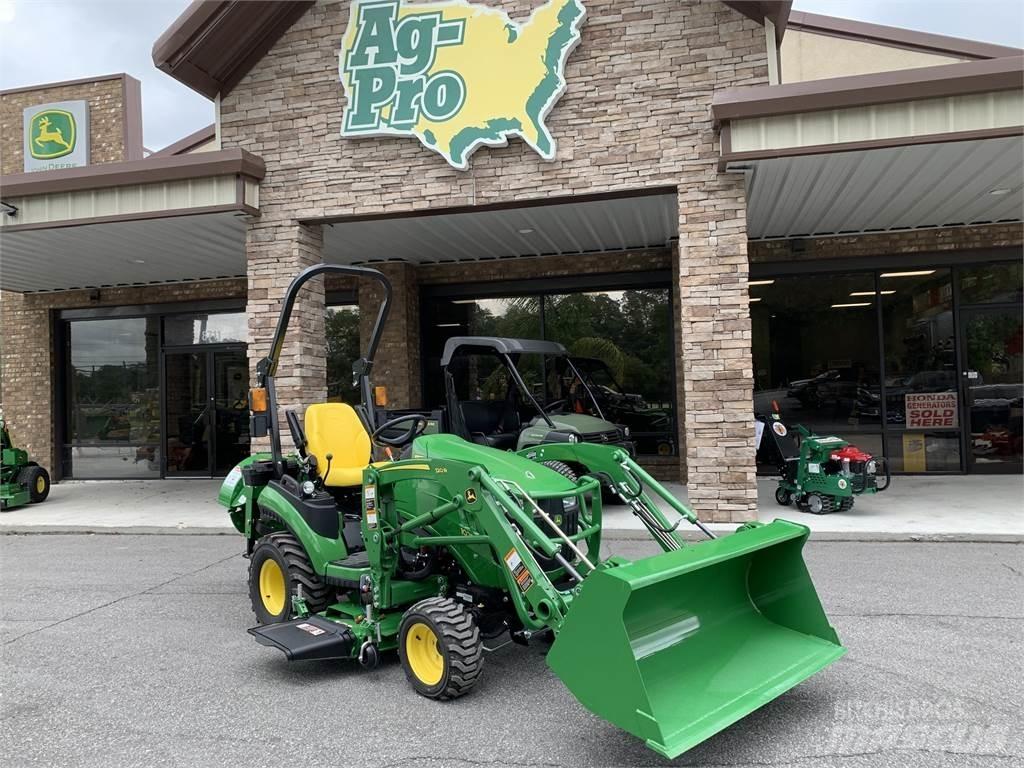 John Deere 1025R Kompaktie traktori