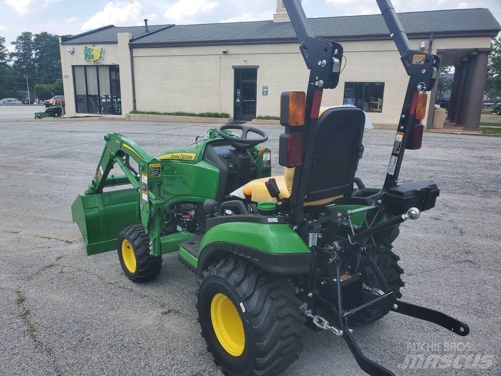 John Deere 1025R Kompaktie traktori