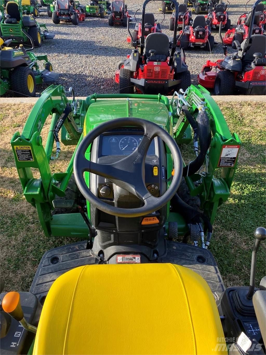 John Deere 1025R Kompaktie traktori