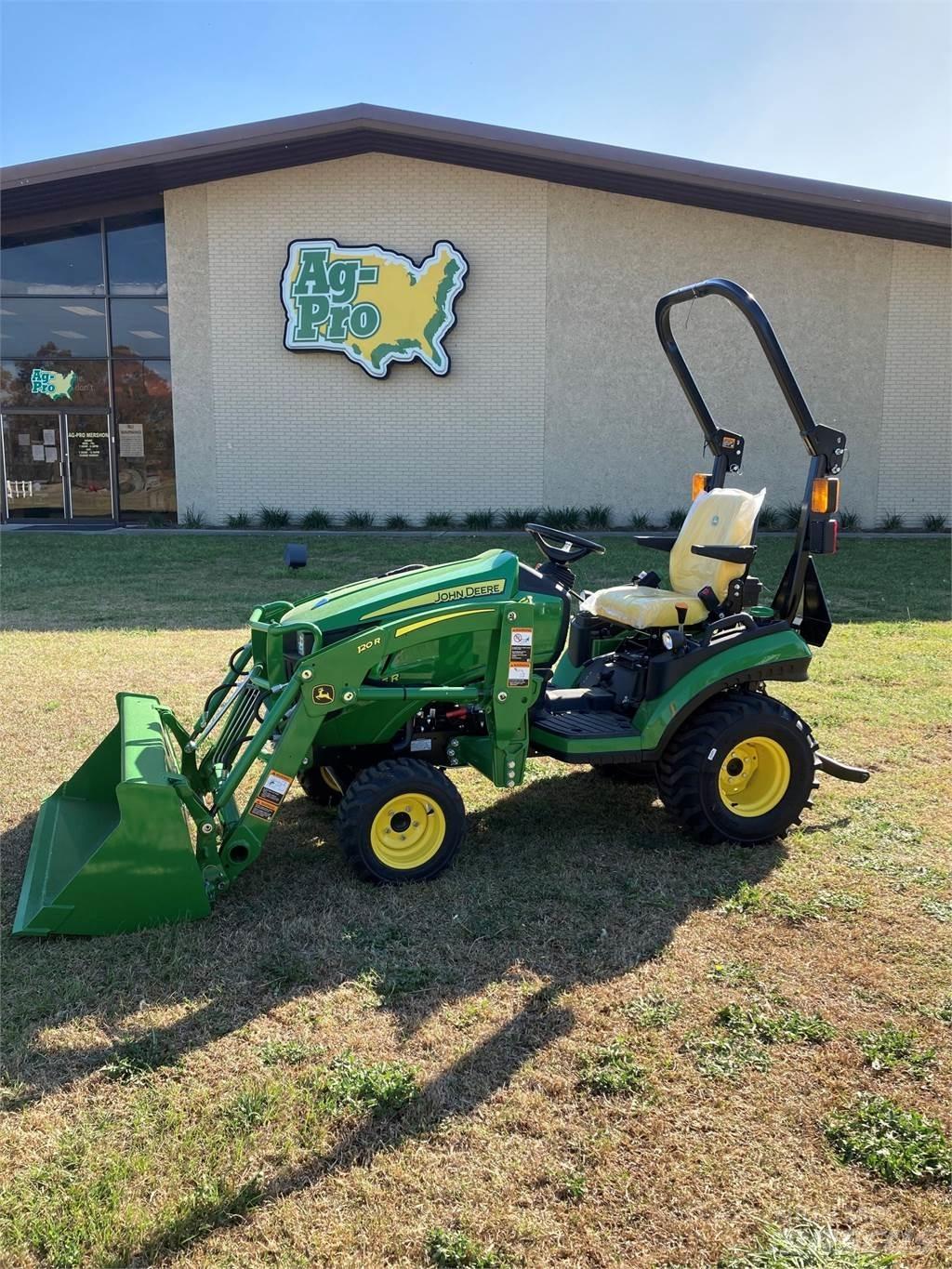 John Deere 1025R Kompaktie traktori