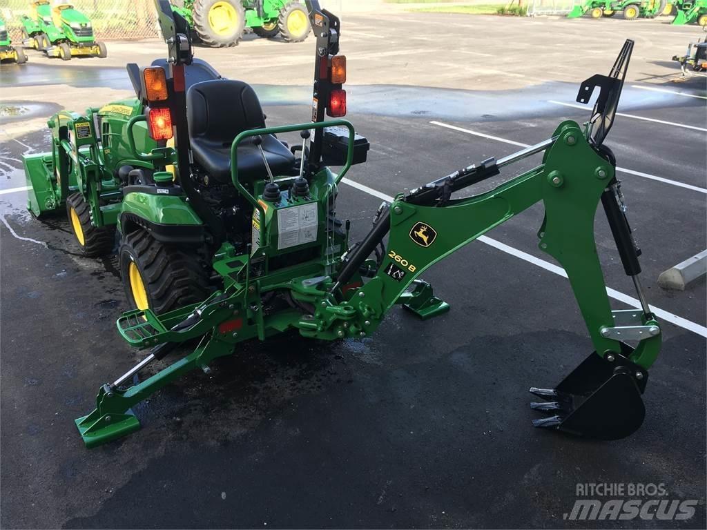 John Deere 1025R Kompaktie traktori