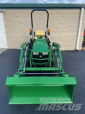 John Deere 1025R Kompaktie traktori