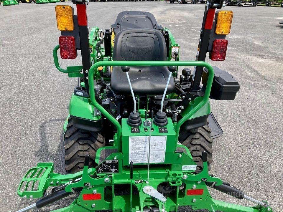 John Deere 1025R Kompaktie traktori