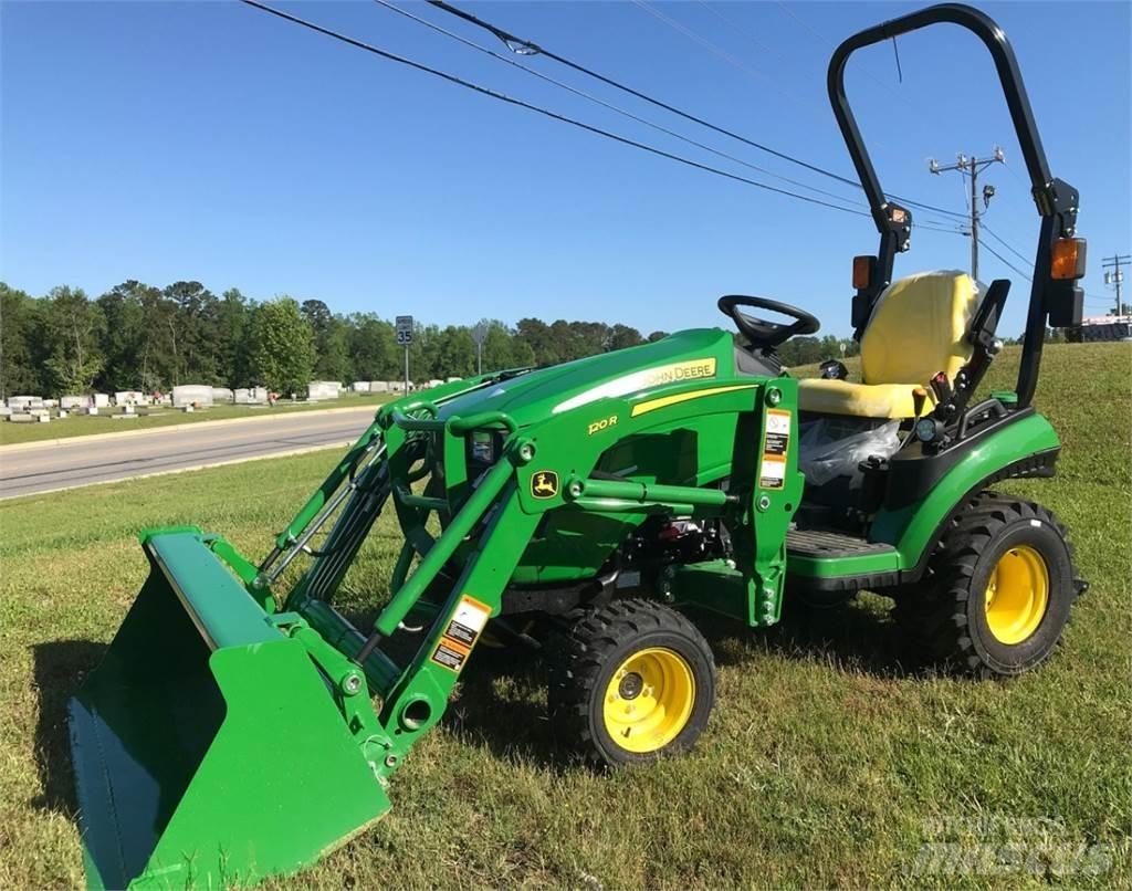 John Deere 1025R Kompaktie traktori