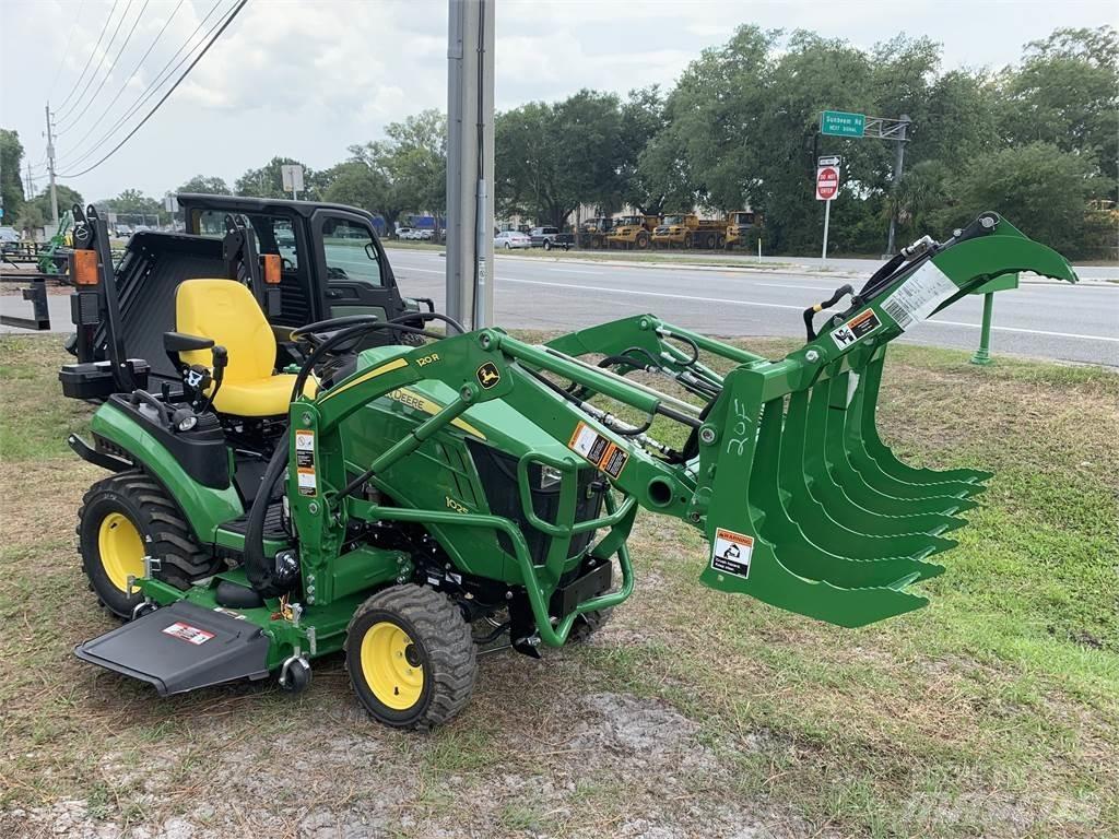 John Deere 1025R Kompaktie traktori