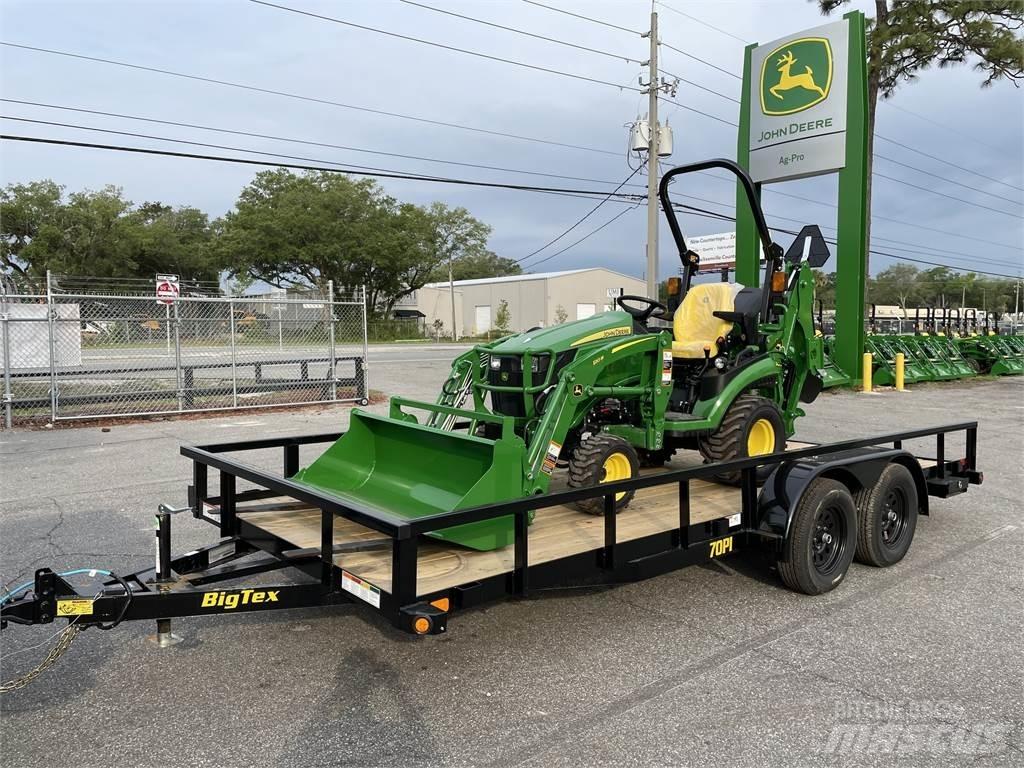 John Deere 1025R Kompaktie traktori