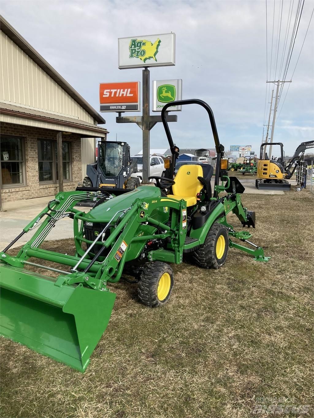 John Deere 1025R Kompaktie traktori
