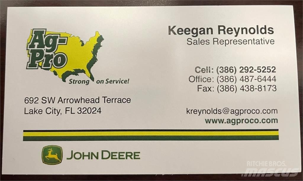 John Deere 1025R Kompaktie traktori