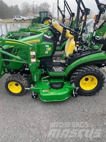 John Deere 1025R Kompaktie traktori