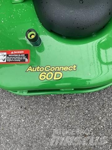 John Deere 1025R Kompaktie traktori