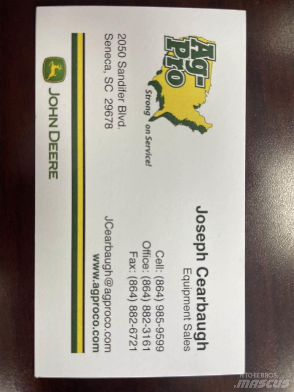 John Deere 1025R Kompaktie traktori