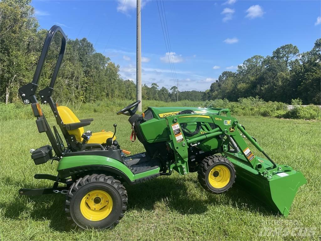 John Deere 1025R Kompaktie traktori