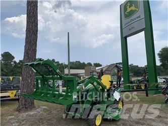 John Deere 1025R Kompaktie traktori