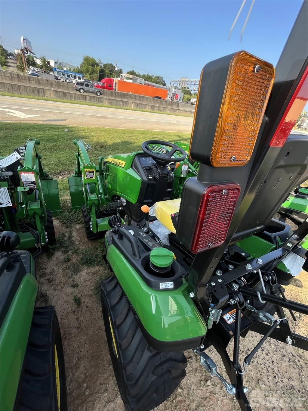 John Deere 1025R Kompaktie traktori