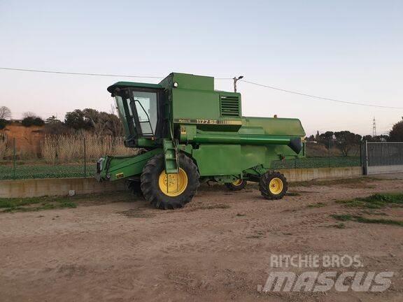 John Deere 1177 Ražas novākšanas kombaini