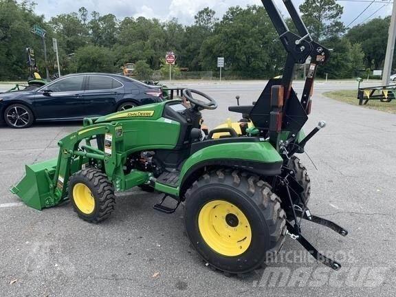 John Deere 2025R Kompaktie traktori
