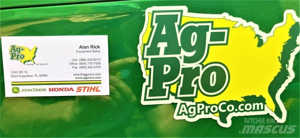 John Deere 2025R Kompaktie traktori