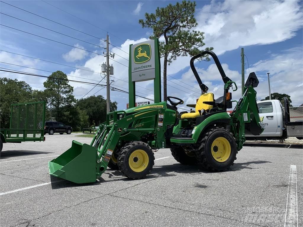 John Deere 2025R Kompaktie traktori