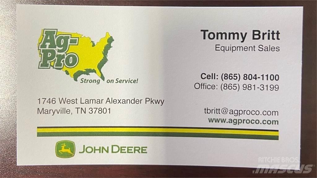 John Deere 2025R Kompaktie traktori