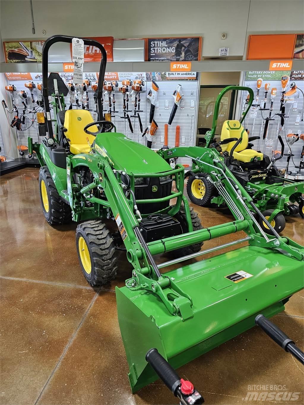 John Deere 2025R Kompaktie traktori