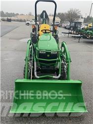 John Deere 2025R Kompaktie traktori