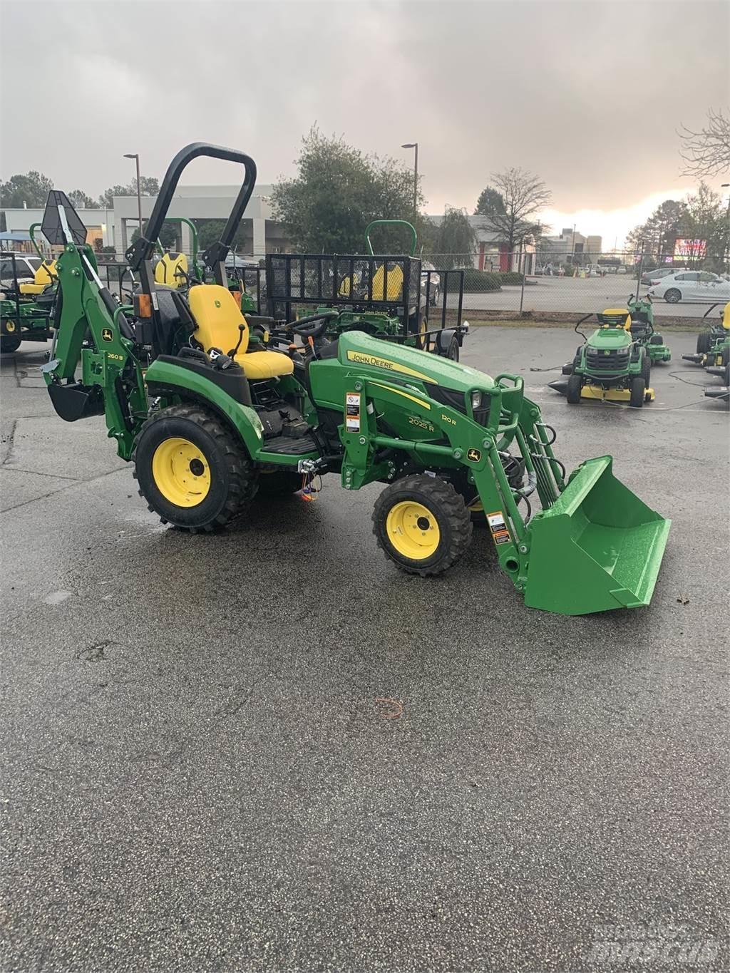 John Deere 2025R Kompaktie traktori