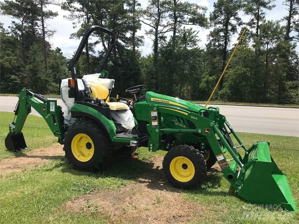 John Deere 2025R Kompaktie traktori