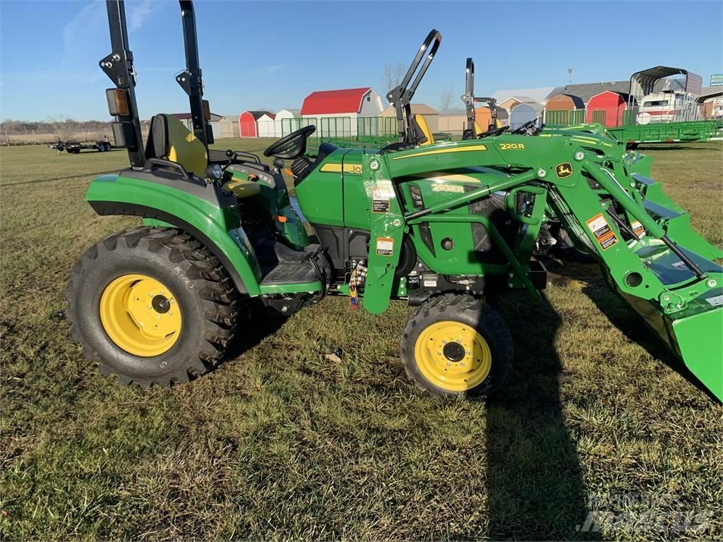 John Deere 2032R Kompaktie traktori