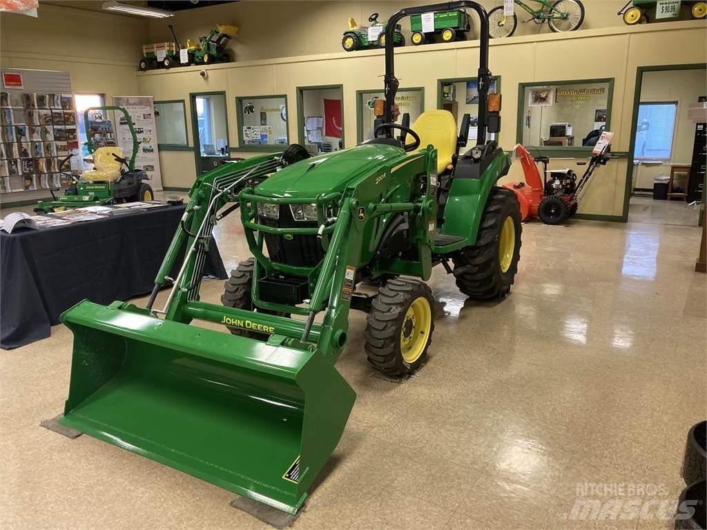 John Deere 2032R Kompaktie traktori