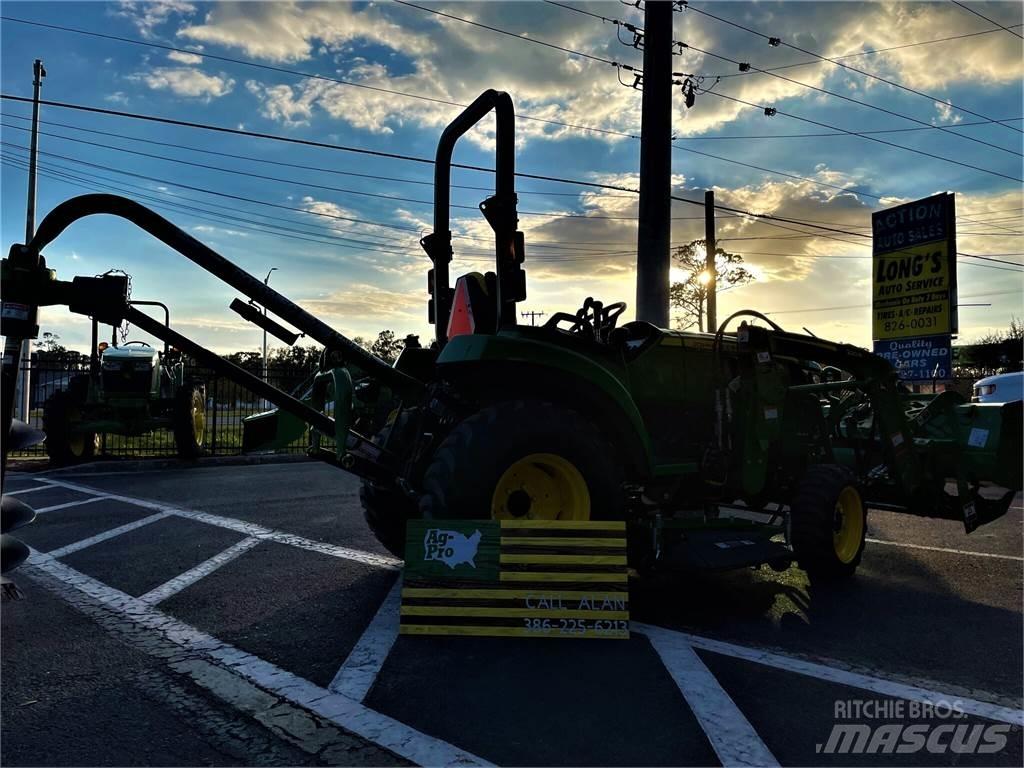 John Deere 2032R Kompaktie traktori