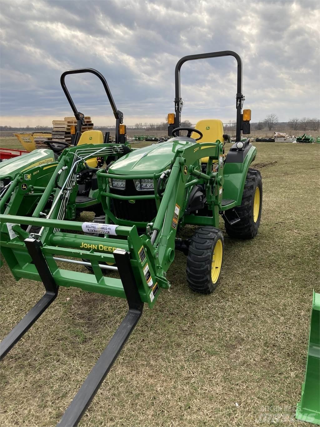 John Deere 2032R Kompaktie traktori