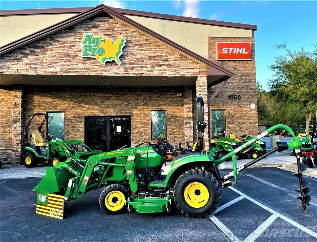 John Deere 2032R Kompaktie traktori