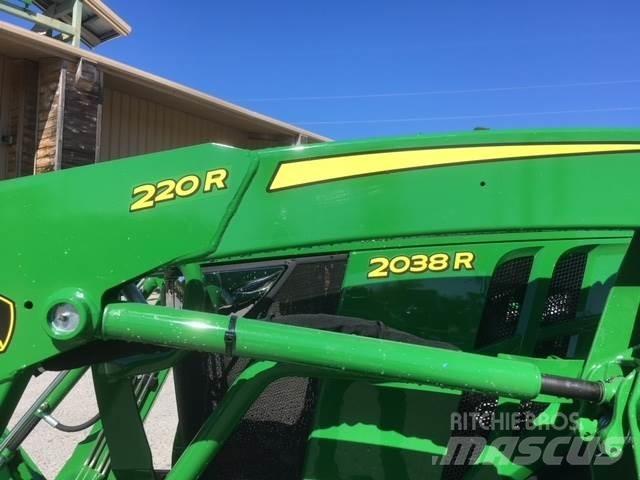 John Deere 2038R Kompaktie traktori