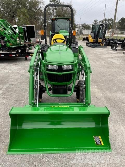 John Deere 2038R Kompaktie traktori