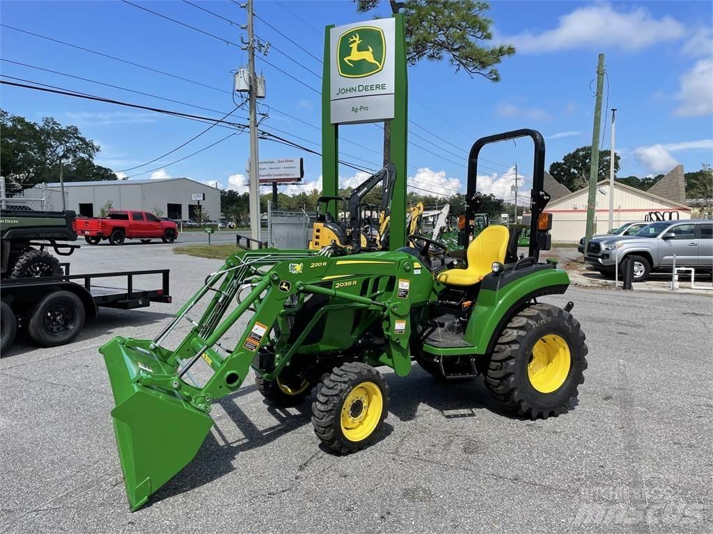 John Deere 2038R Kompaktie traktori