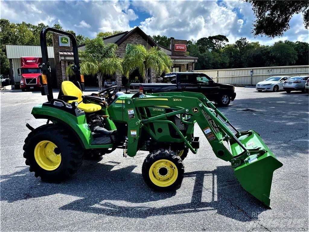 John Deere 2038R Kompaktie traktori